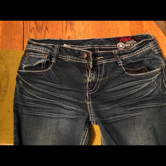 Red Label Lindon - Picture 6 of 6